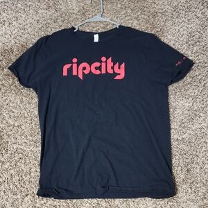 Fruit of the Loom Black and Red Short Sleeve Tee